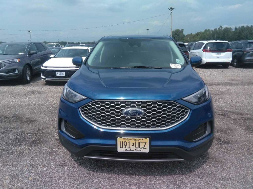 Used 2024 Ford Edge SEL AWD/4WD image 10
