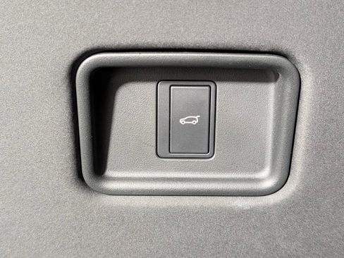 Used 2023 Land Rover Range Rover Sport SE Dynamic image 32