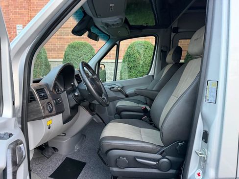 Used 2017 Mercedes-Benz Sprinter 3500 image 27