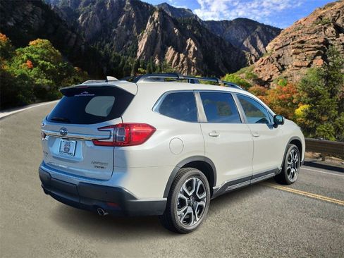 Used 2023 Subaru Ascent Limited w/ Technology Package image 3