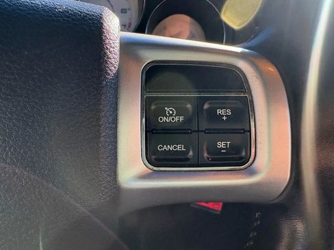 Used 2012 Dodge Challenger SXT image 16