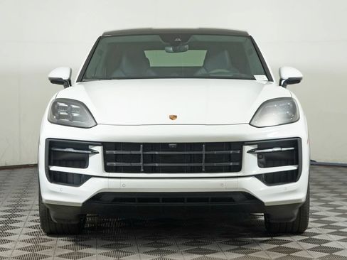 Certified 2025 Porsche Cayenne GTS AWD/4WD image 10