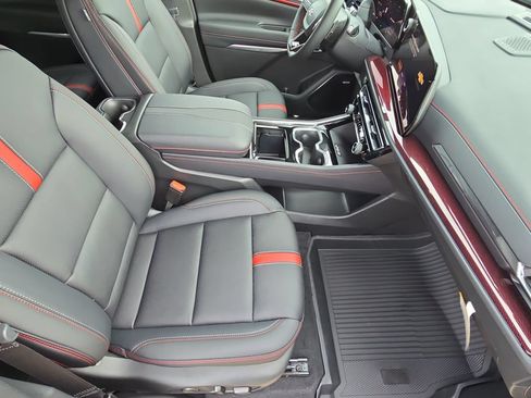New 2026 Chevrolet Traverse RS w/ LPO, Floor Liner Package AWD/4WD image 10