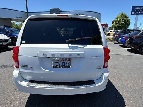Used 2017 Dodge Grand Caravan SXT FWD image 5