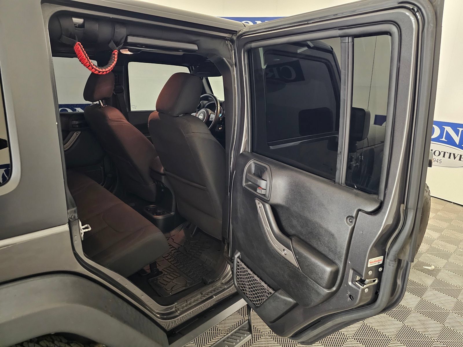 Used 2017 Jeep Wrangler Unlimited Sport w/ Quick Order Package 24S AWD/4WD image 24