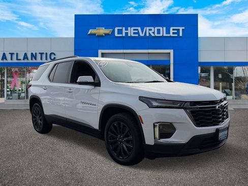 Certified 2023 Chevrolet Traverse RS image 2