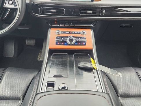 Used 2020 Lincoln Aviator Reserve w/ Equipment Group 202A AWD/4WD image 18