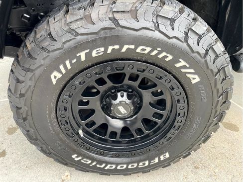 Used 2021 Toyota Tacoma SR AWD/4WD image 6