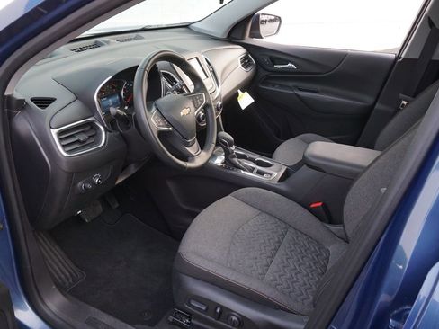 Used 2024 Chevrolet Equinox LT FWD image 9