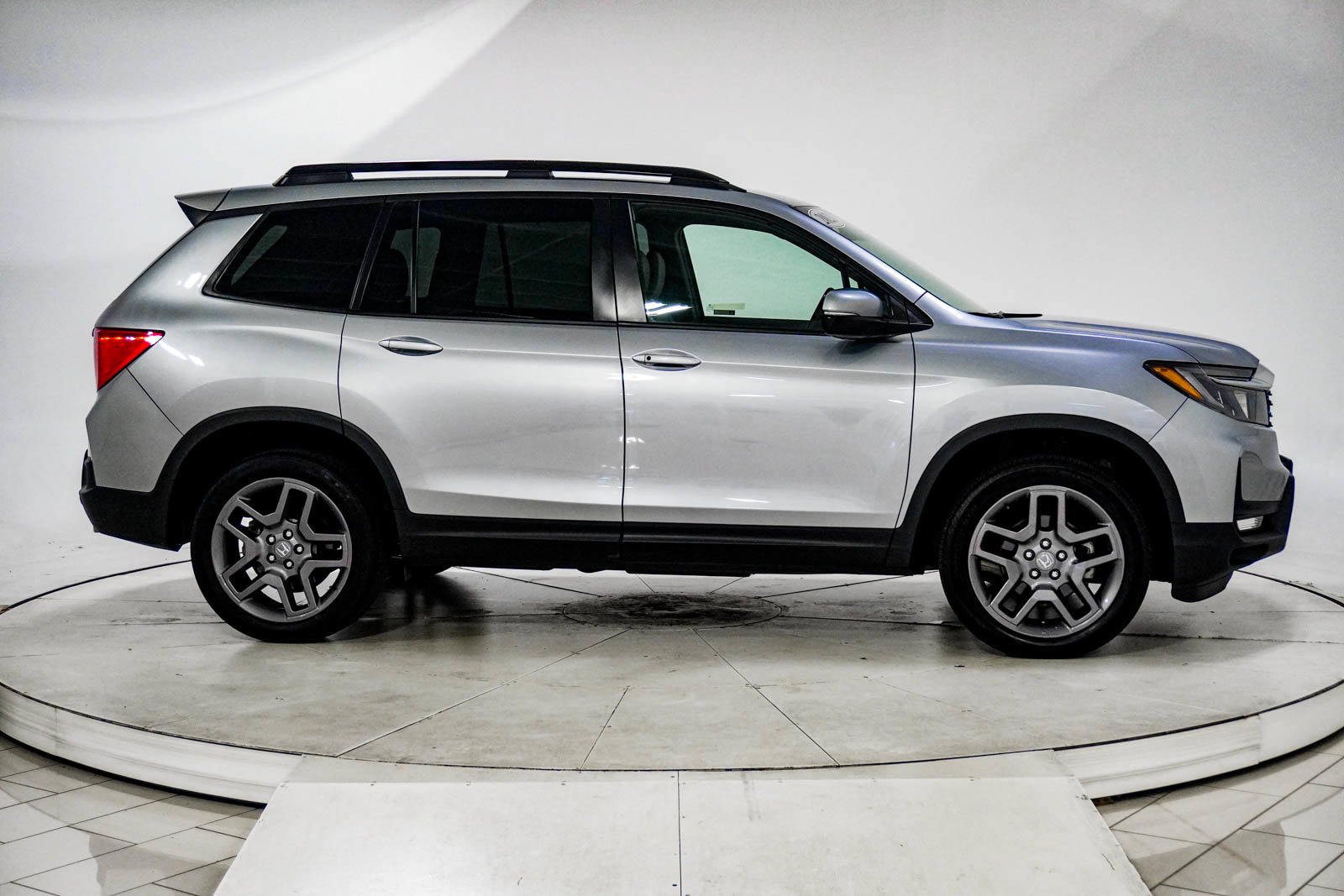Used 2023 Honda Passport EX-L image 13
