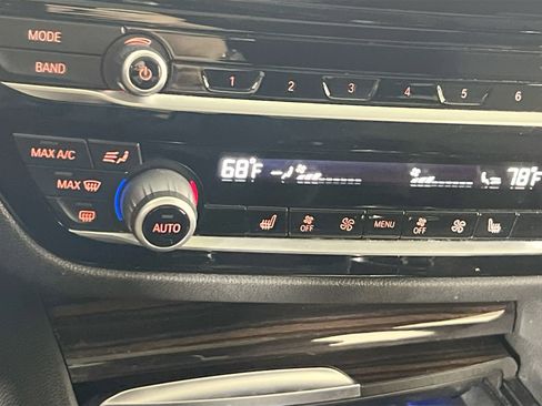 Used 2021 BMW 540i xDrive w/ Premium Package image 20