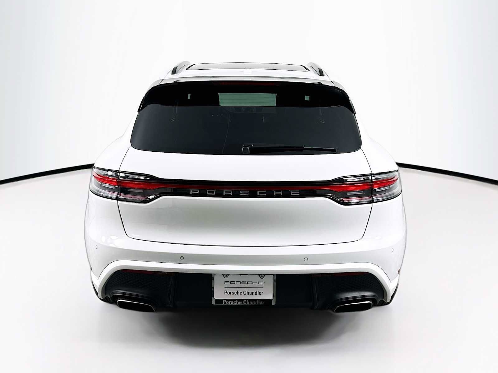 Used 2026 Porsche Macan AWD/4WD image 10