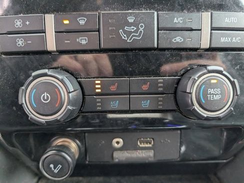 Used 2012 Ford F150 Platinum image 4