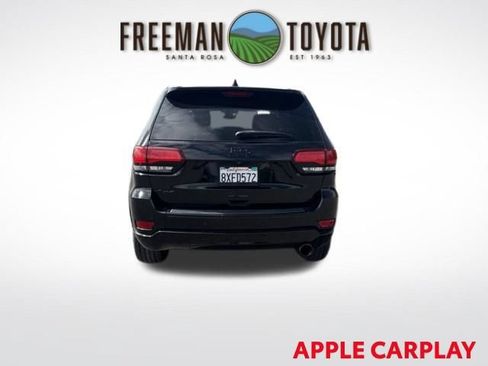 Used 2018 Jeep Grand Cherokee Altitude AWD/4WD image 6