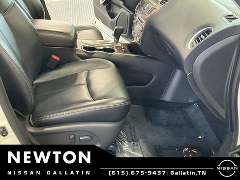 Used 2019 Nissan Pathfinder Platinum FWD image 18