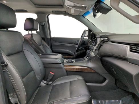Used 2020 Chevrolet Suburban LT AWD/4WD image 27