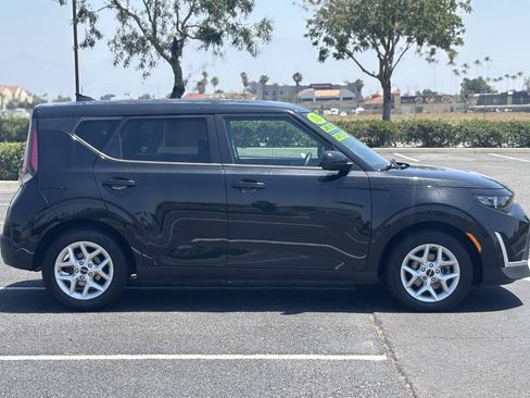 Used 2023 Kia Soul LX w/ LX Technology Package FWD image 18