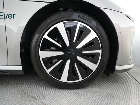 Used 2023 Lucid Air Touring image 20