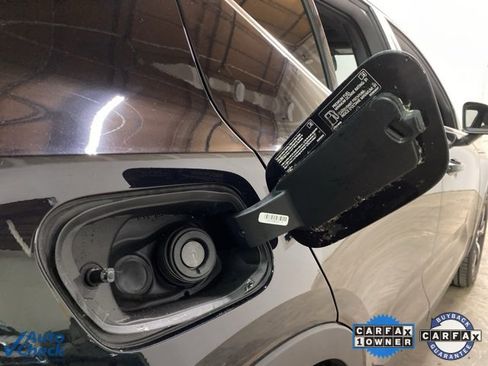 Used 2025 Volvo XC40 B5 Core image 95