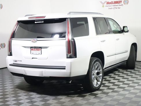 Used 2016 Cadillac Escalade Platinum AWD/4WD image 5