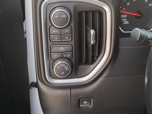 Used 2021 Chevrolet Silverado 1500 LT w/ Z71 Off-Road Package AWD/4WD image 22