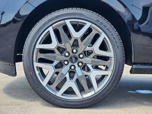 New 2025 Ford Expedition Max Platinum w/ Platinum Ultimate Package image 8