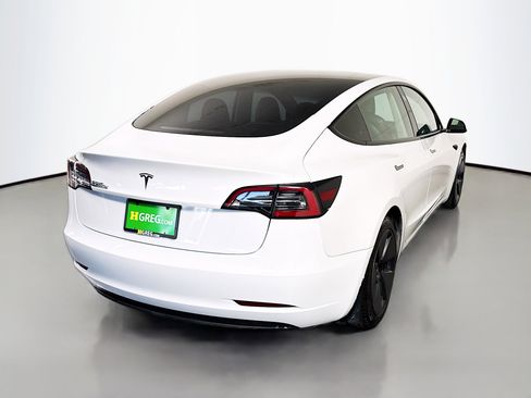 Used 2021 Tesla Model 3 Standard Range Plus image 10