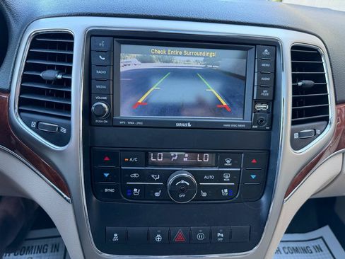 Used 2011 Jeep Grand Cherokee Limited w/ Trailer Tow Group AWD/4WD image 19