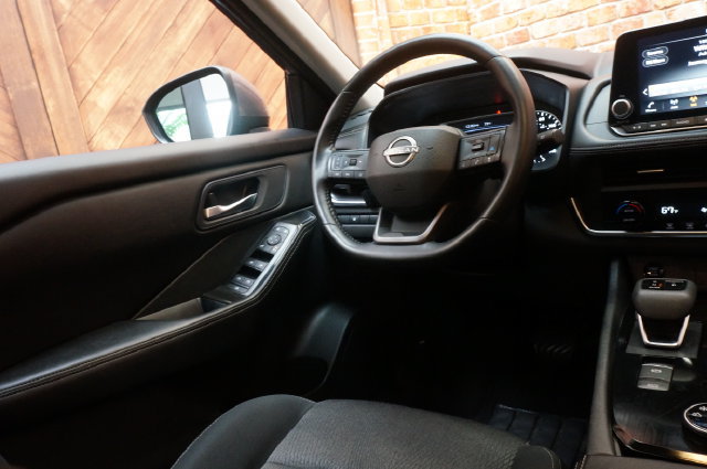 Certified 2025 Nissan Rogue SV AWD/4WD image 34