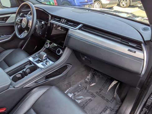 Used 2024 Jaguar F-PACE R-Dynamic S image 19