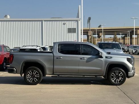 Used 2023 GMC Sierra 1500 AT4 w/ Technology Package AWD/4WD image 3