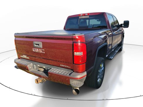 Used 2015 GMC Sierra 2500 Denali w/ Duramax Plus Package AWD/4WD image 4