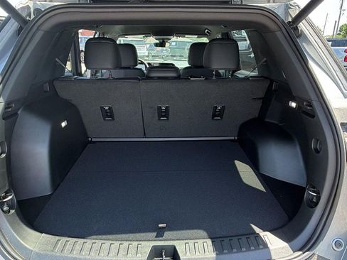 New 2026 Chevrolet Equinox LT w/ Convenience Package II AWD/4WD image 10