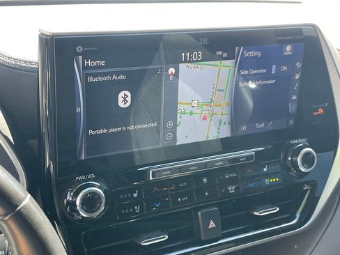 Used 2021 Toyota Highlander Platinum image 9