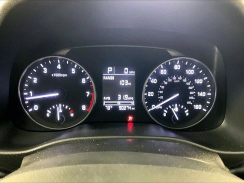 Used 2017 Hyundai Elantra SE image 24