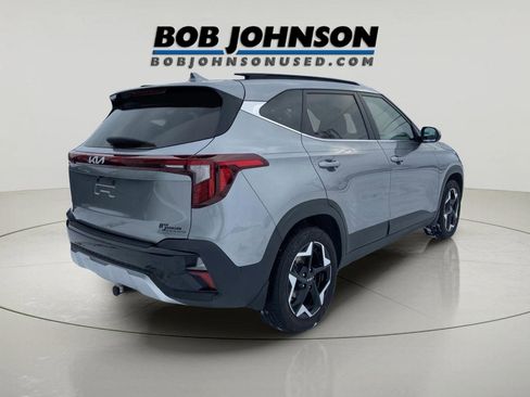 Used 2024 Kia Seltos EX image 8
