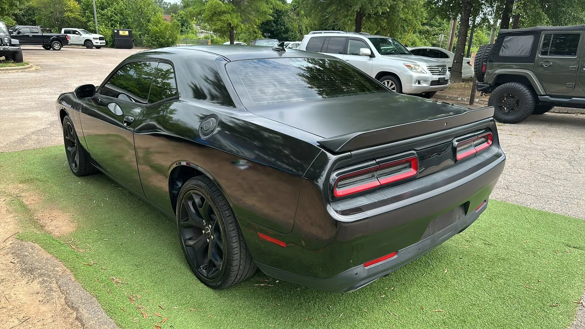 Used 2015 Dodge Challenger R/T Plus RWD image 5
