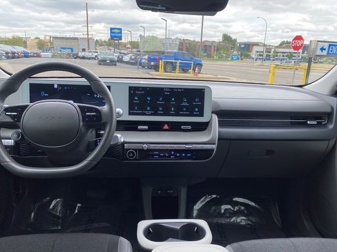 Used 2024 Hyundai Ioniq 5 SEL AWD/4WD image 12