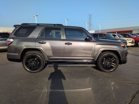 Used 2019 Toyota 4Runner Limited AWD/4WD image 6