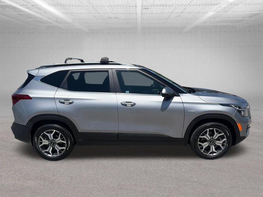 Used 2022 Kia Seltos EX AWD/4WD image 12