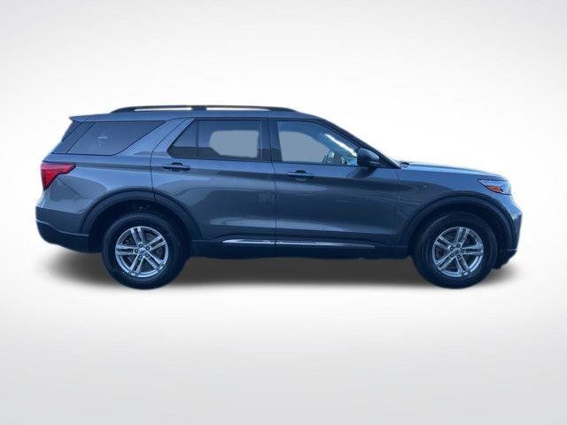 Used 2023 Ford Explorer XLT w/ Equipment Group 202A AWD/4WD image 7