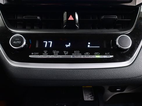 Used 2025 Toyota Corolla LE w/ LE Premium Package image 19