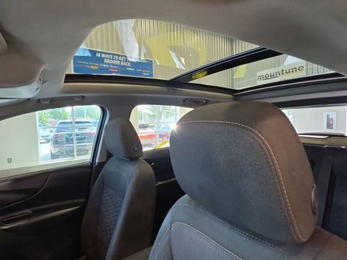 Used 2019 Chevrolet Equinox LT FWD image 16