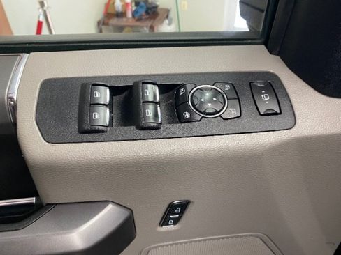 Used 2020 Ford F350 XLT w/ XLT Premium Package AWD/4WD image 23