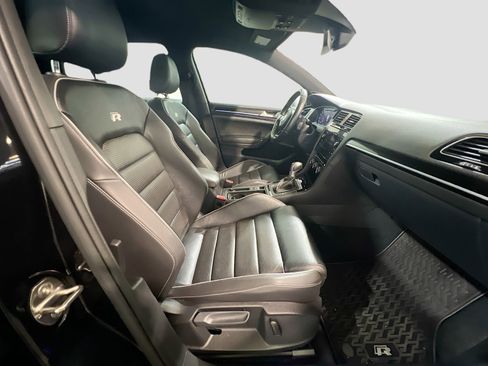 Used 2018 Volkswagen Golf R 4-Door image 22