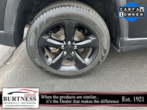 Used 2023 Jeep Grand Cherokee Limited w/ Black Appearance Package image 13