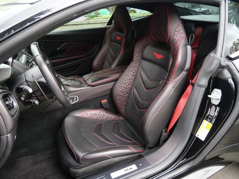 Used 2019 Aston Martin DBS Superleggera image 28