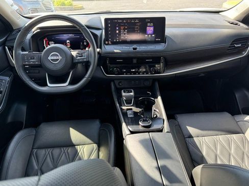Used 2024 Nissan Rogue Platinum AWD/4WD image 12