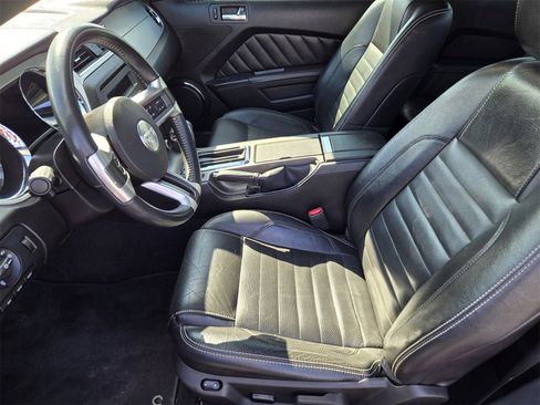 Used 2010 Ford Mustang GT image 12