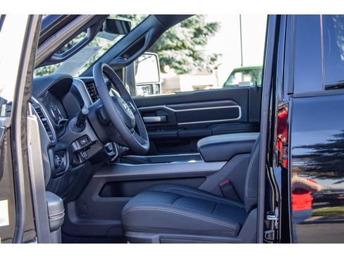 Certified 2025 RAM 2500 Big Horn AWD/4WD image 29